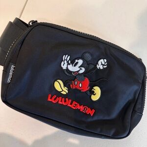!!SOLD OUT!!NWT Lululemon X Disney Everywhere Belt Bag Collectors Bag